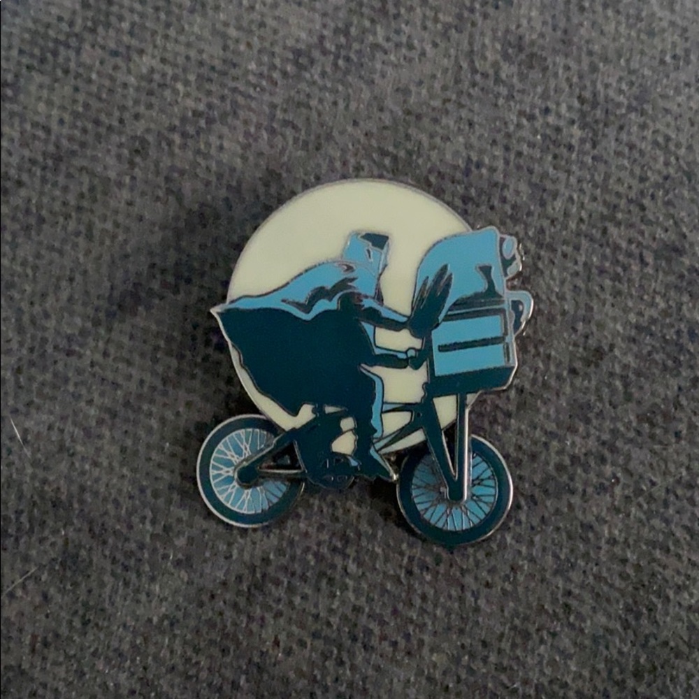 20th Anniversary ET Pin